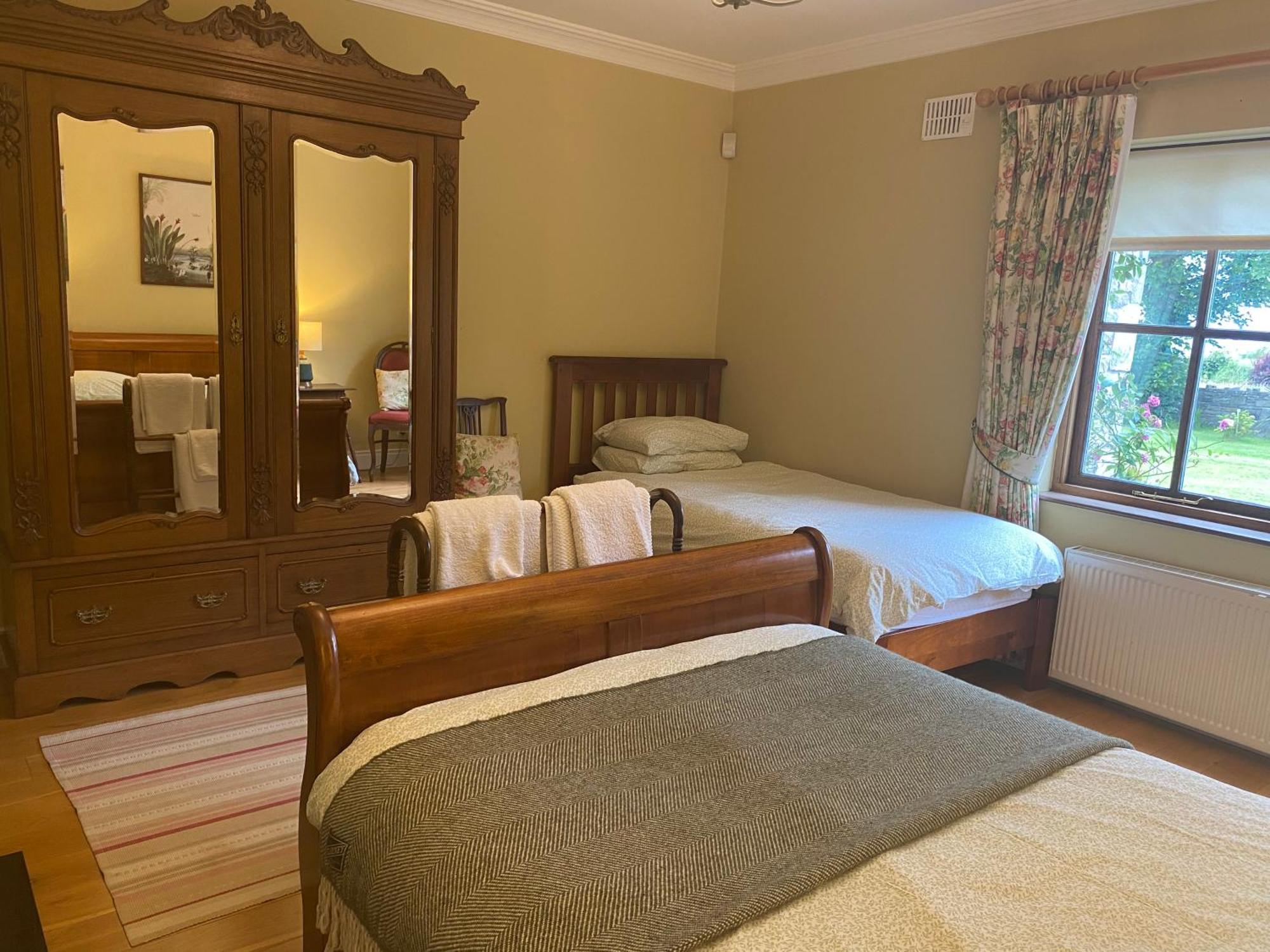Croagh Patrick Lodge Apartment Westport Ngoại thất bức ảnh